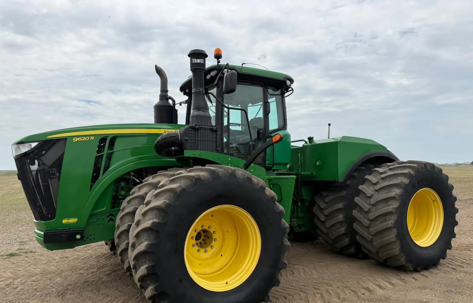 2016 John Deere 9620R Tractor