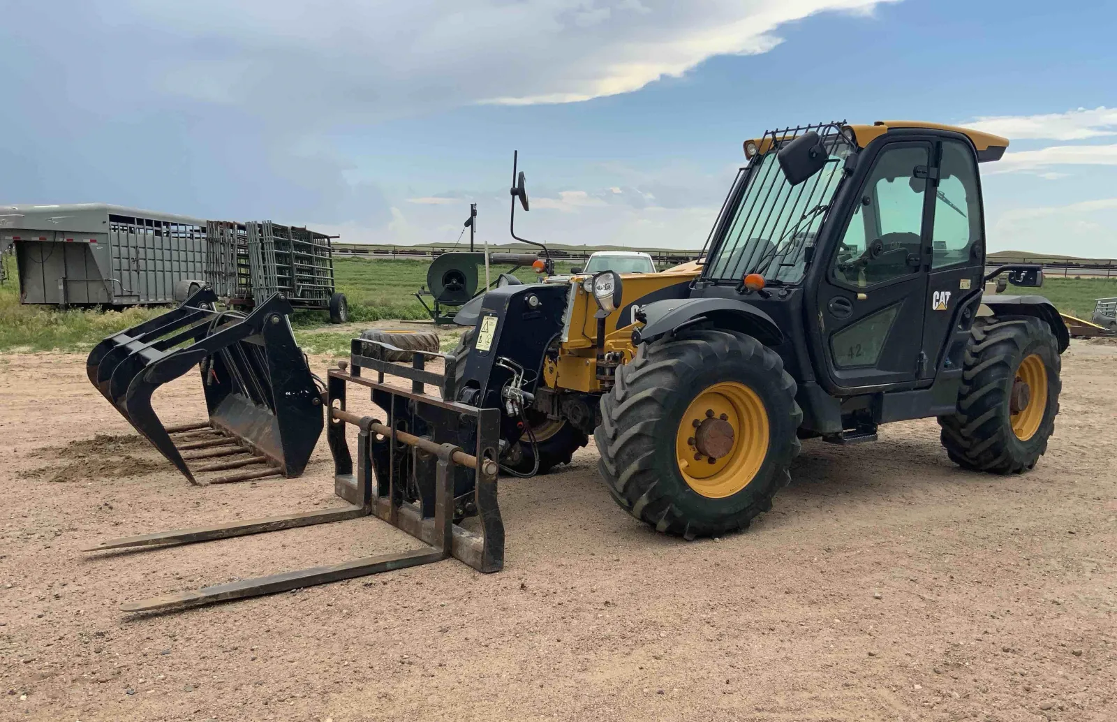2018 Caterpillar TH408D Telehandler