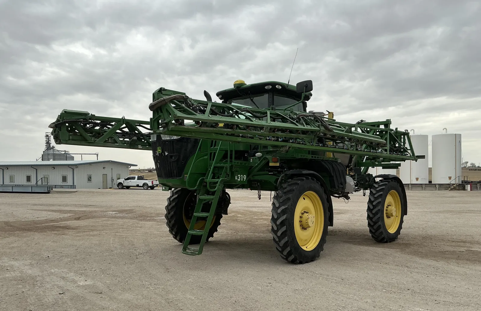 2017 John Deere R4038 Sprayer